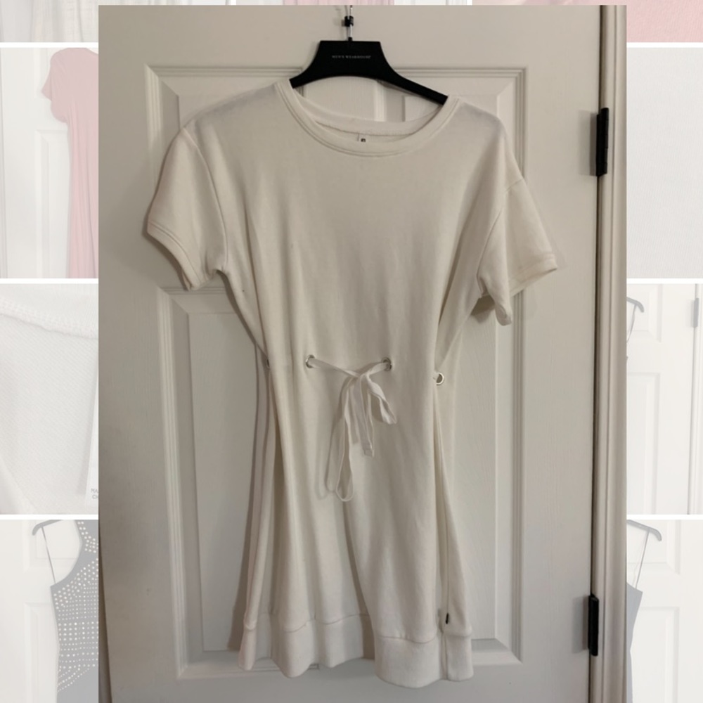 White fabletics T-shirt dress